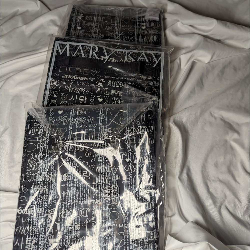 NWT Mary Kay Travel Roll-Up Bag (unfilled) 4 Departments, Black, White & Pink - Picture 5 of 7